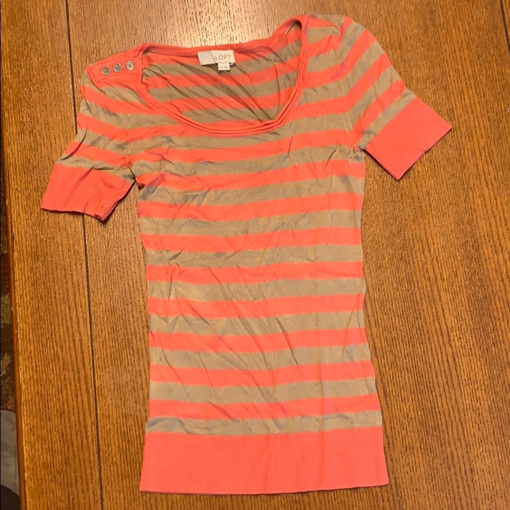 🎉3 for $15 Sale🎉 Loft short sleeve sweater.